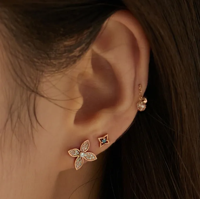 14K Solid Gold Cz Flower Cartilage Helix Conch Internally Threaded Flat Back Earring Labret