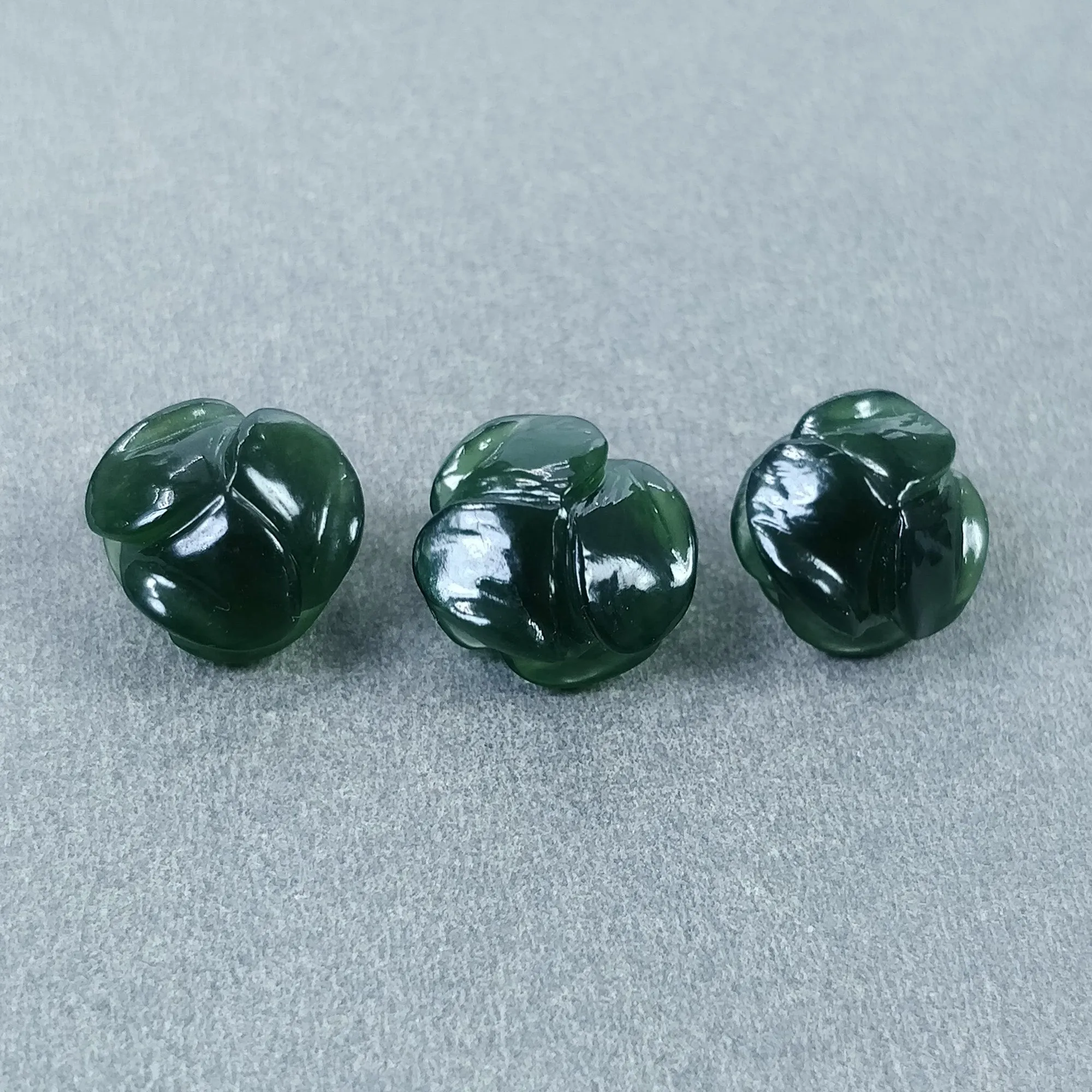 ANTIGORITE SERPENTINE Gemstone Carving : 21.65cts Natural Untreated Green Serpentine Hand Carved FLOWER 12mm - 13mm 3pcs