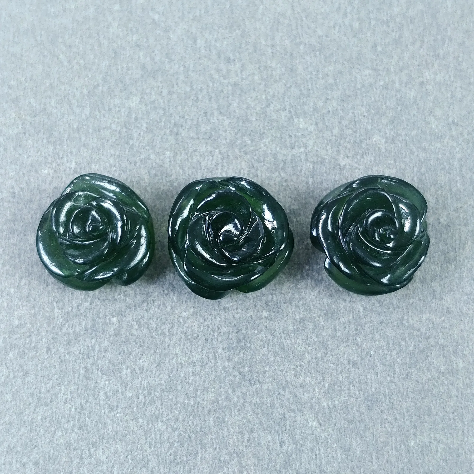 ANTIGORITE SERPENTINE Gemstone Carving : 21.65cts Natural Untreated Green Serpentine Hand Carved FLOWER 12mm - 13mm 3pcs