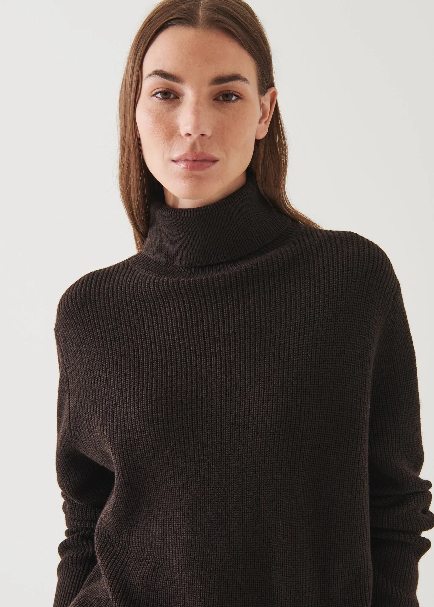 BOYFRIEND RIBBED TURTLENECK