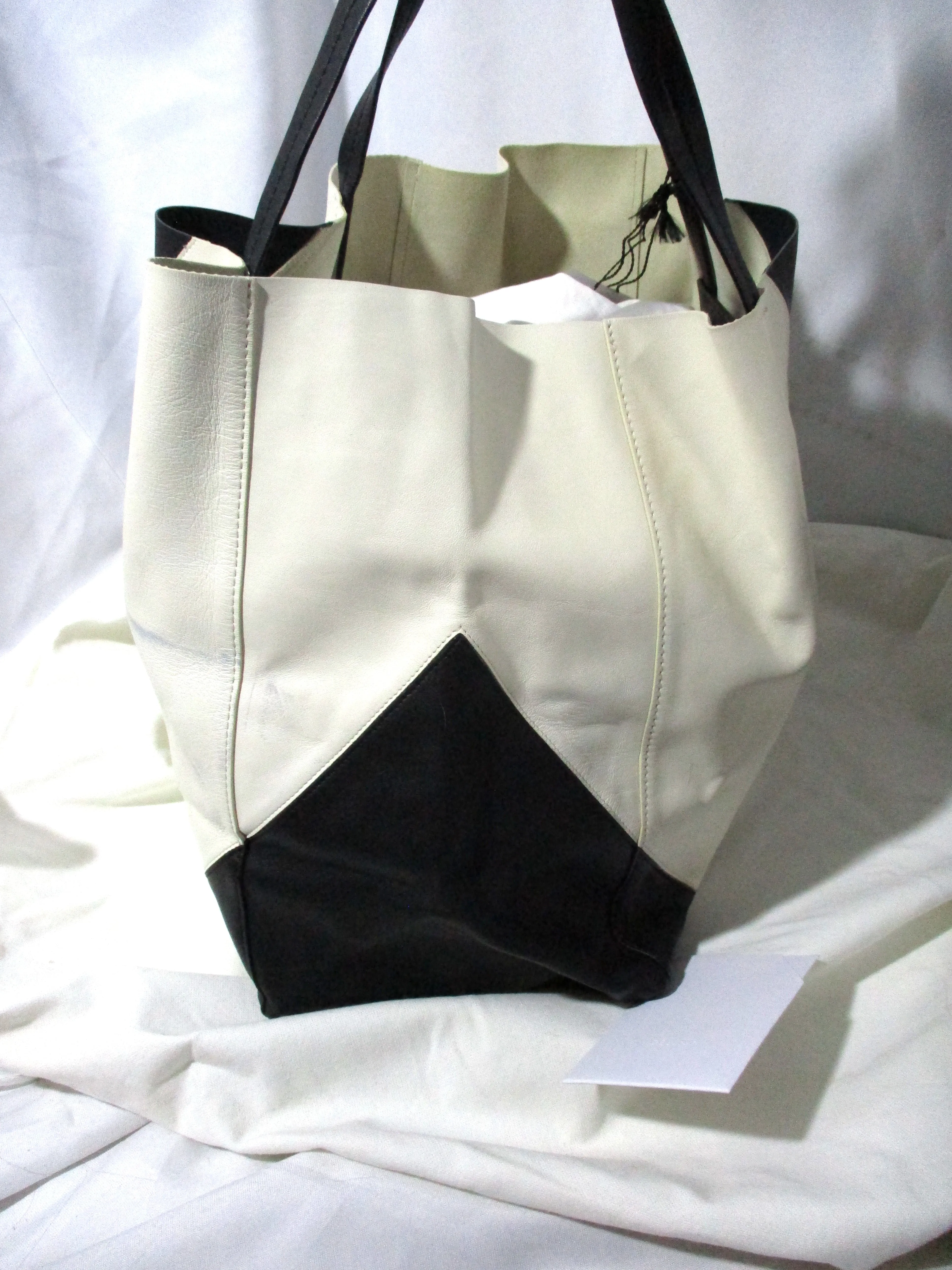 CELINE HORIZONAL CABAS LUGGAGE Leather Tote Bag NWT w Flaw BLACK WHITE