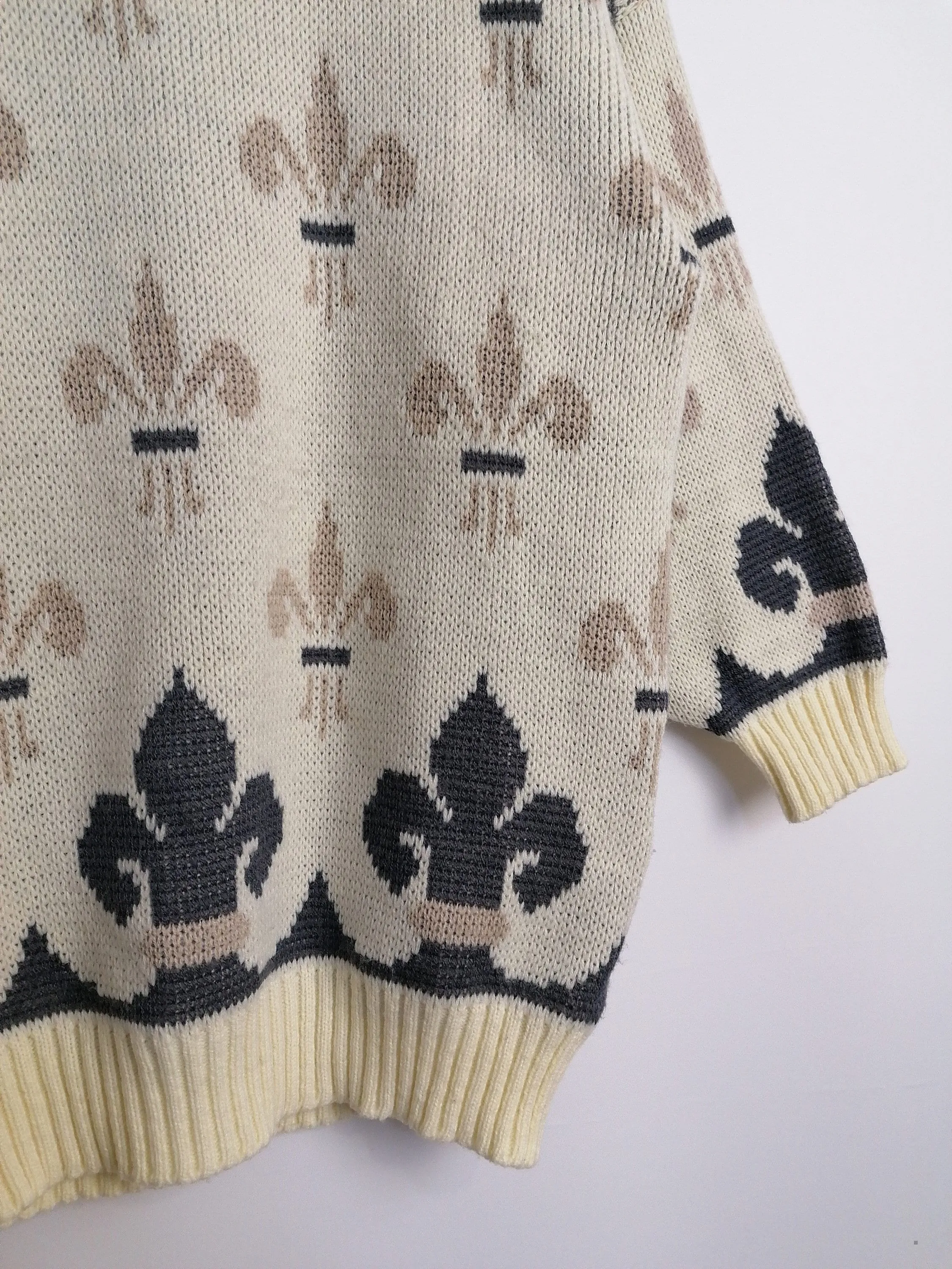 Chunky Knit Fleur-de-lis Pattern Jumper