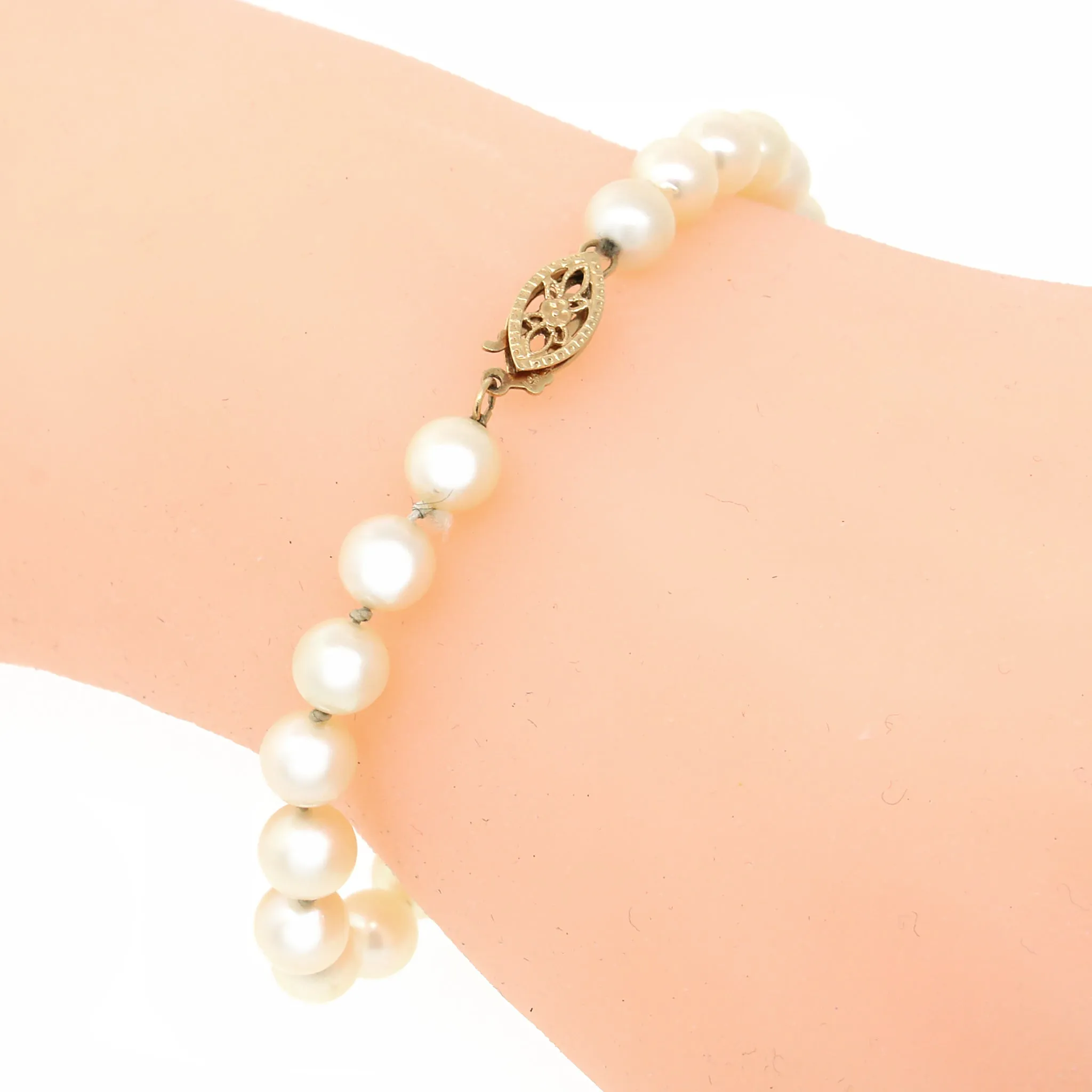 Classic 14k Gold Pearl Bracelet