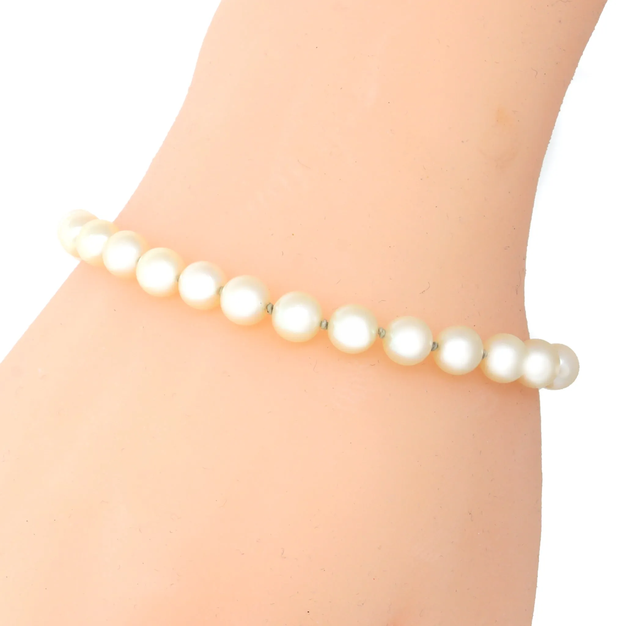 Classic 14k Gold Pearl Bracelet