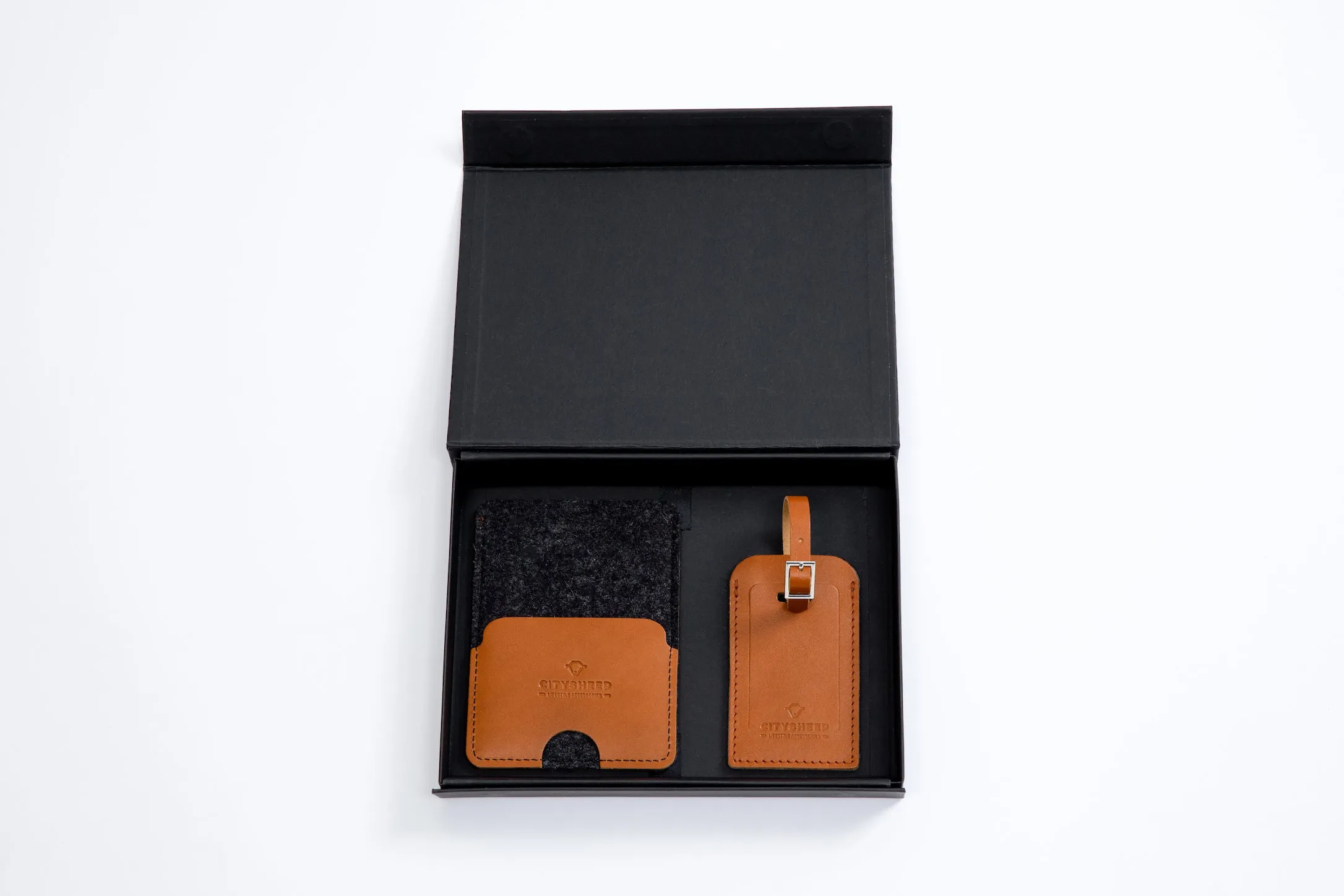 Slim leather passport case/ vegetable tanned dark felt