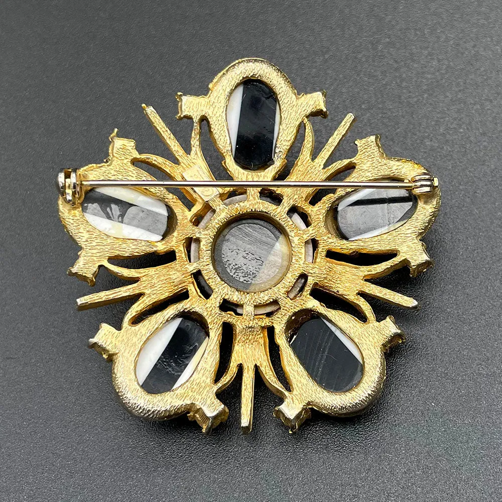 【USA輸入】 ヴィンテージ CATHE ホワイト フラワー カボション ブローチ/Vintage CATHE White Flower Cabochon Brooch