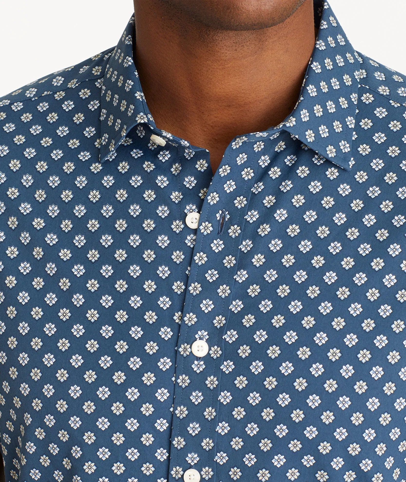 Wrinkle-Free Performance Short-Sleeve Flores Shirt